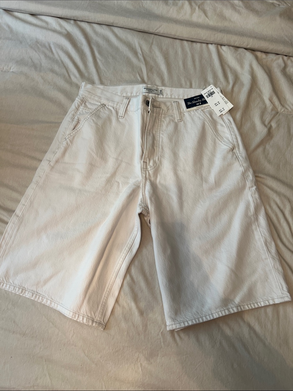Abercrombie & Fitch White Mid Rise The Slouchy short curve love
